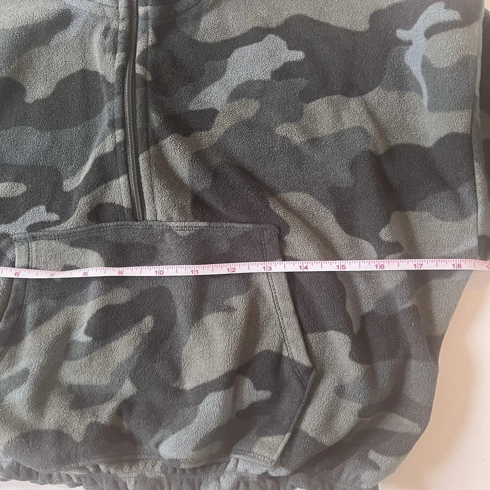 Old Navy‎ Girls Size M 8 Camo Fleece Sweatshirt Crop Green Pocket Quarter Zip